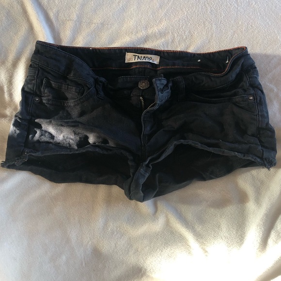 GUC Aritzia TNA Black Denim Style Shorts Size 0 XS - Picture 1 of 5